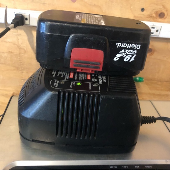 Craftsman 7.2 - 24 Volt 1 Hour 1425301Battery Charger Quick 19.2V+Battery - Picture 8 of 12